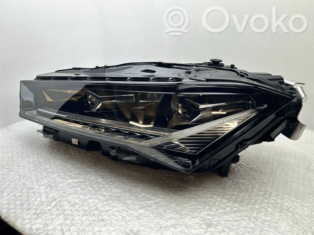 Skoda Superb B9 Lampa przednia 