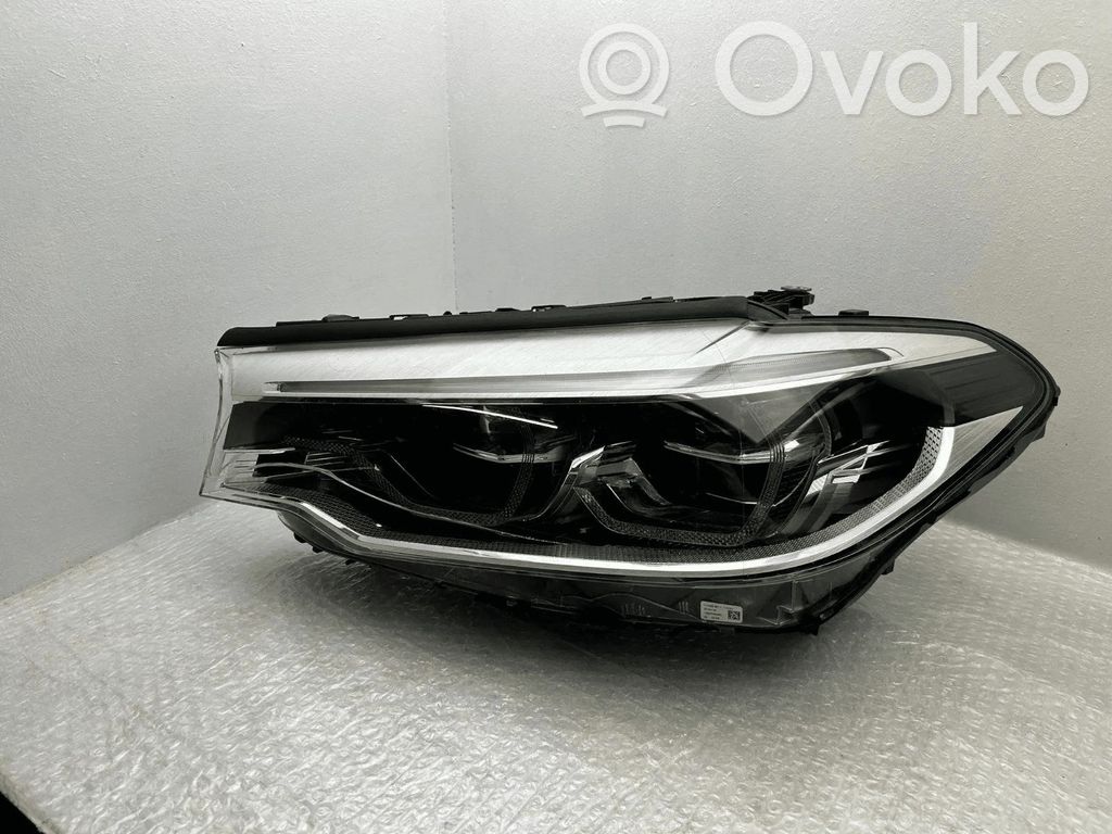 BMW 5 G30 G31 G38 Lampa przednia 