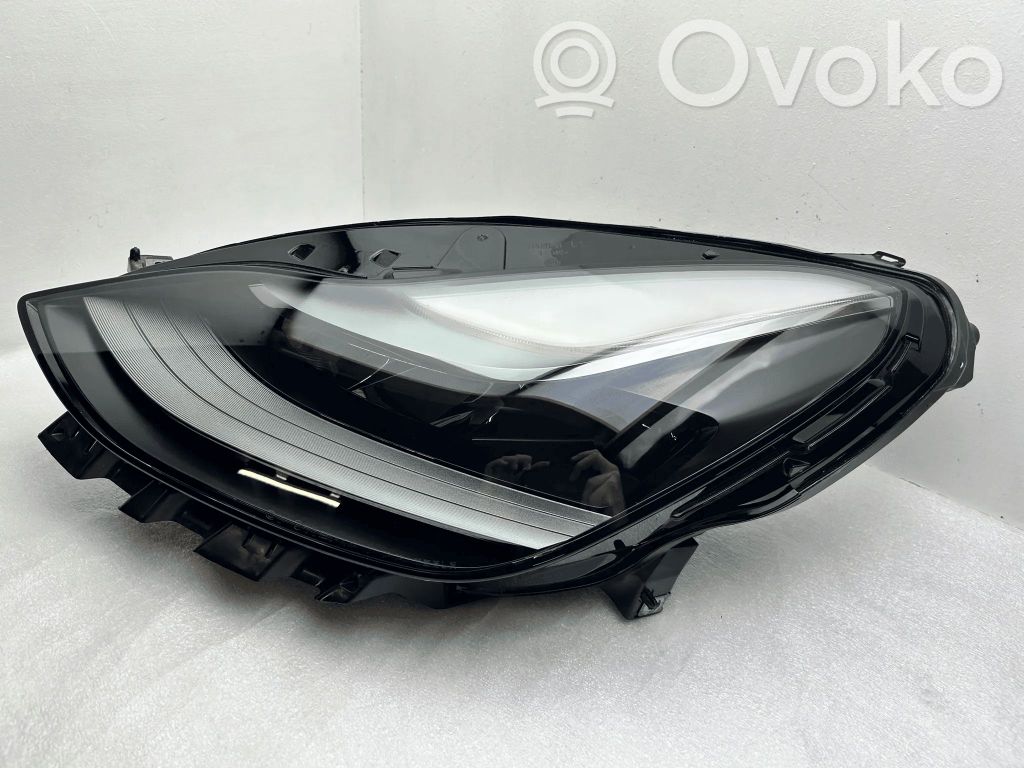 Tesla Model 3 Scheinwerfer 