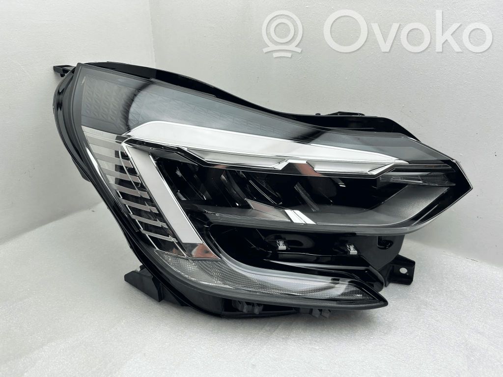 Renault Captur II Headlight/headlamp 
