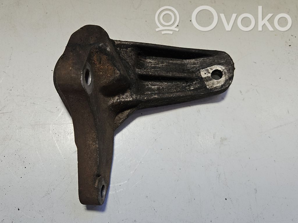 Ford Mondeo MK IV Engine mount bracket 