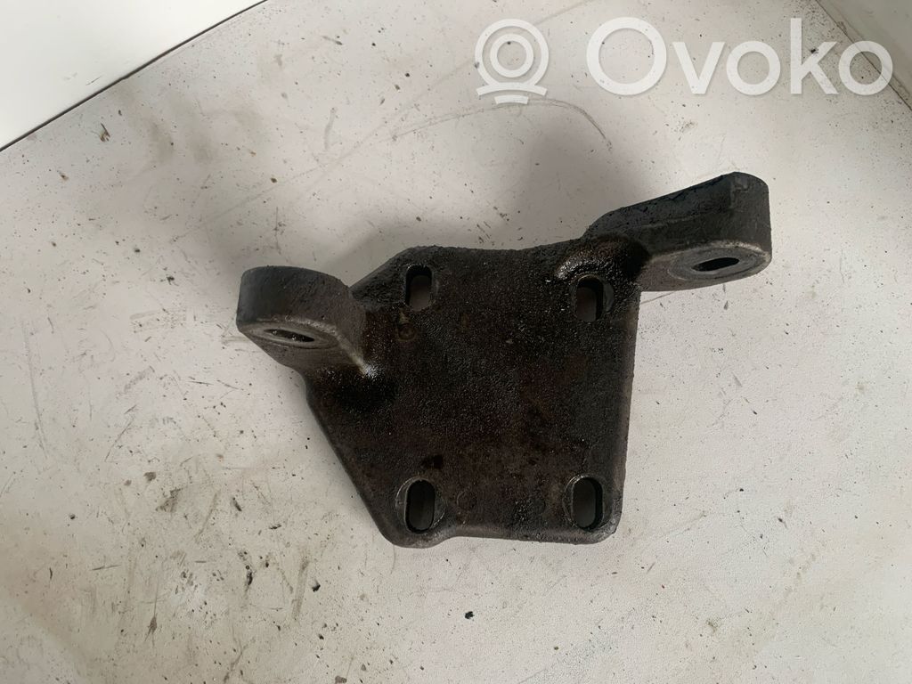 Volvo XC90 Gearbox mounting bracket 