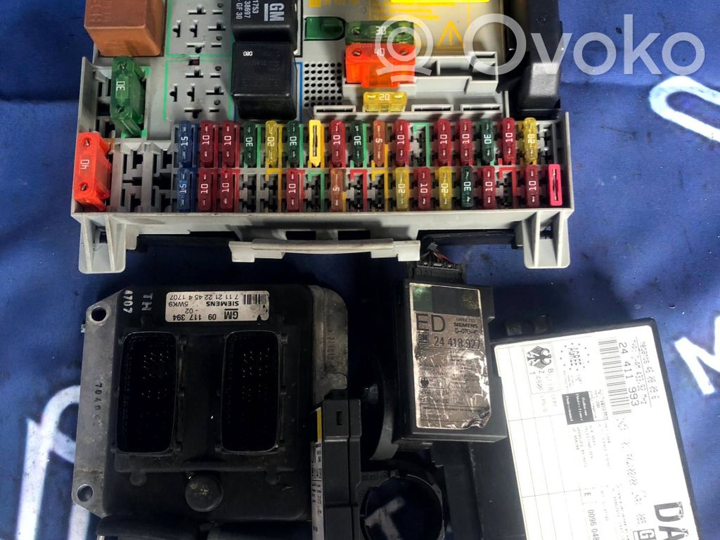 Opel Vectra B Engine ECU kit and lock set 