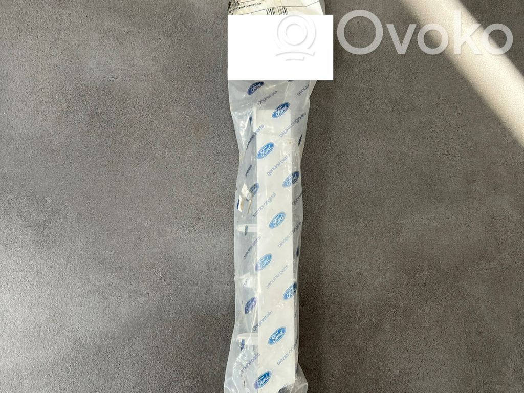 Front bumper mounting bracket   8M5117D958AD
