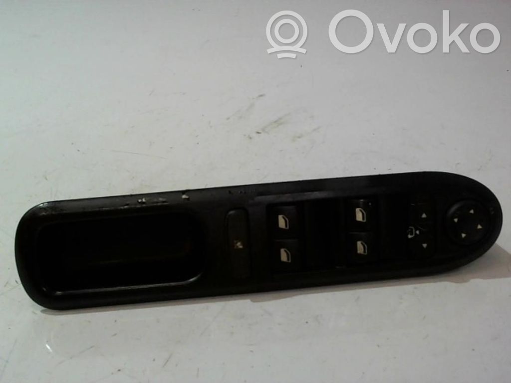 Peugeot 407 Electric window control switch 