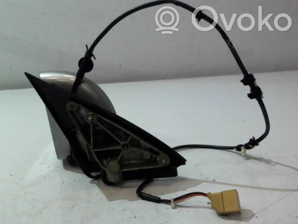 Audi A4 S4 B6 8E 8H Manualne lusterko boczne drzwi przednich 