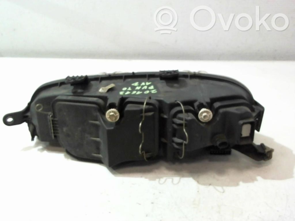 Fiat Punto (188) Lampa przednia 