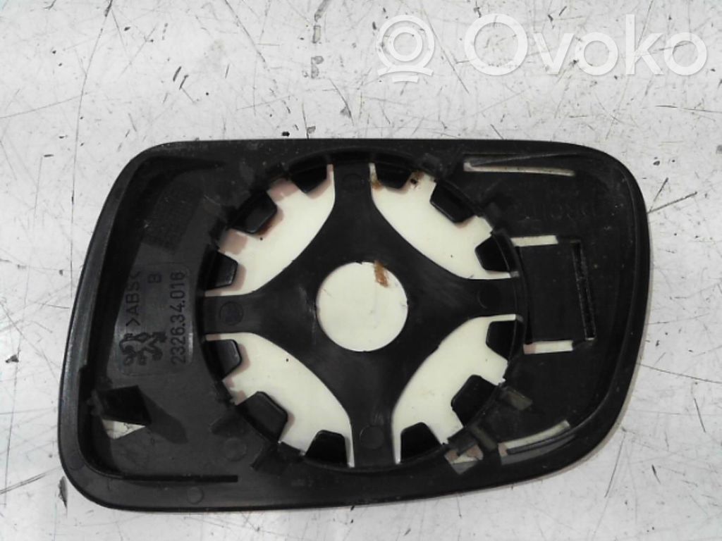 Peugeot 307 Vidrio del espejo lateral 