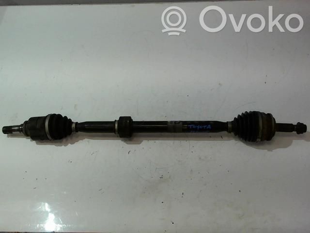 Toyota Auris E180 Etuvetoakseli 