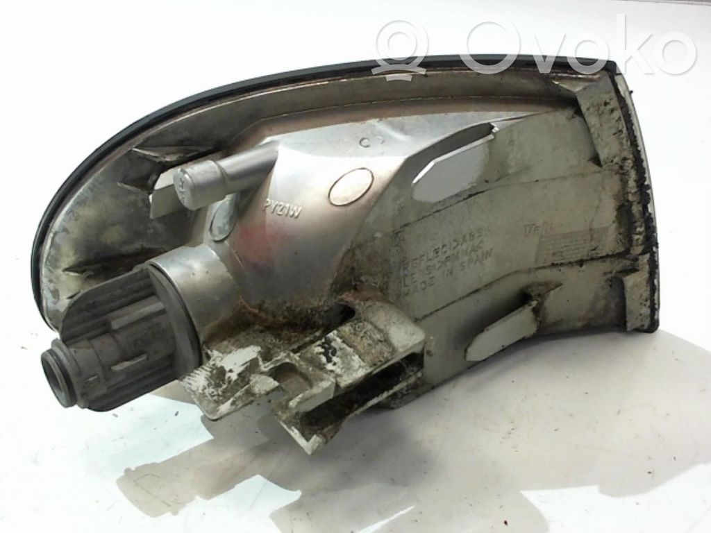 Audi A4 S4 B5 8D Front fender indicator light 