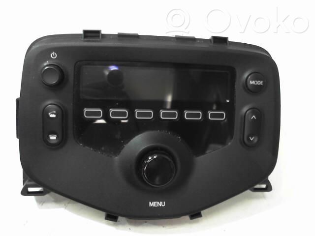 Toyota Aygo AB40 Radio/CD/DVD/GPS head unit 