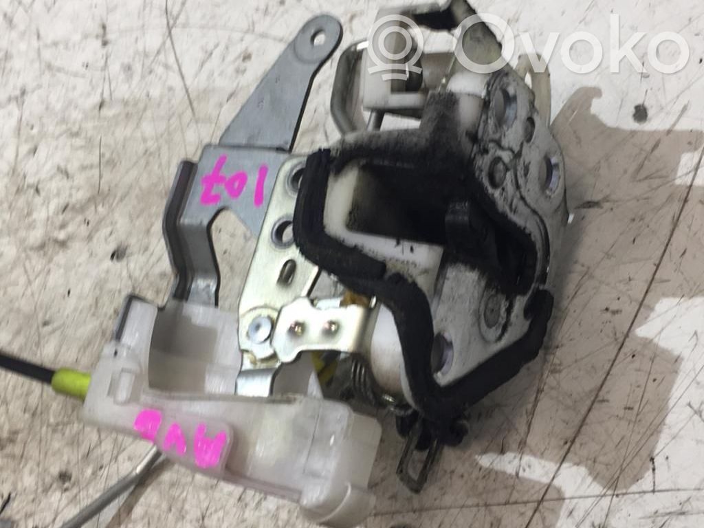Peugeot 107 Priekšpusē slēdzene 