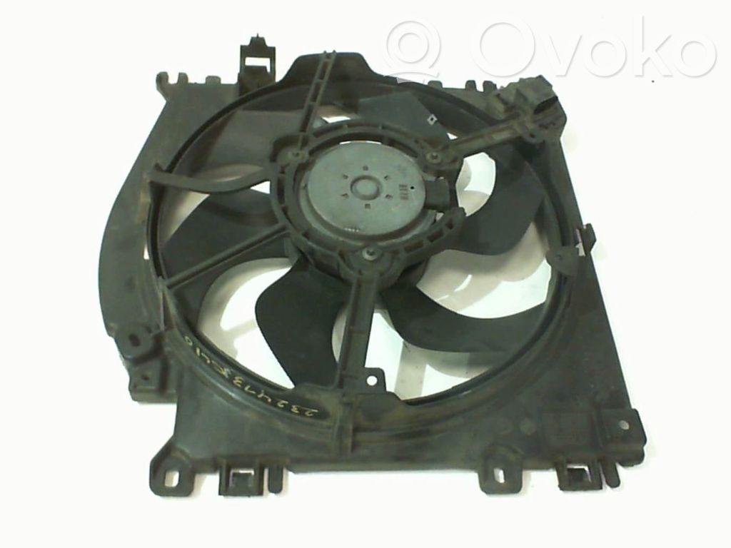 Renault Clio III Elektrisks radiatoru ventilators 