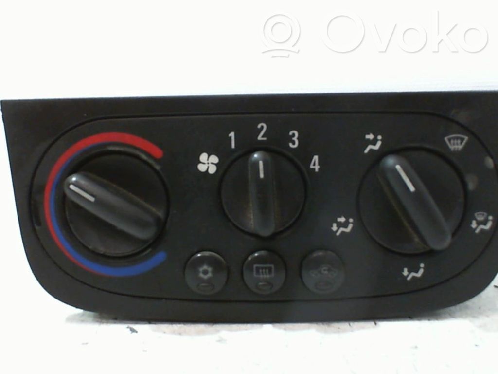Opel Combo C Climate control unit 