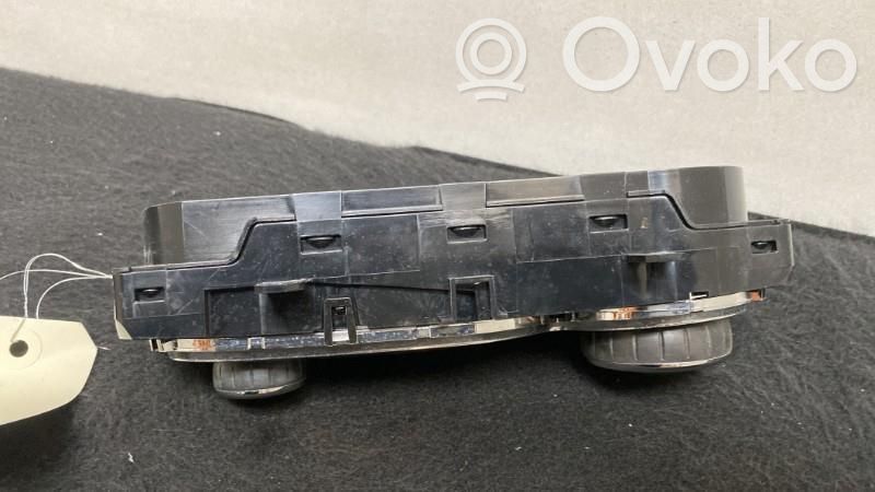 Renault Clio IV Climate control unit 