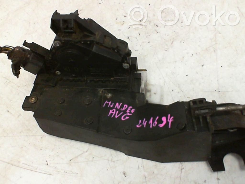 Ford Mondeo Mk III Încuietoare ușă față 