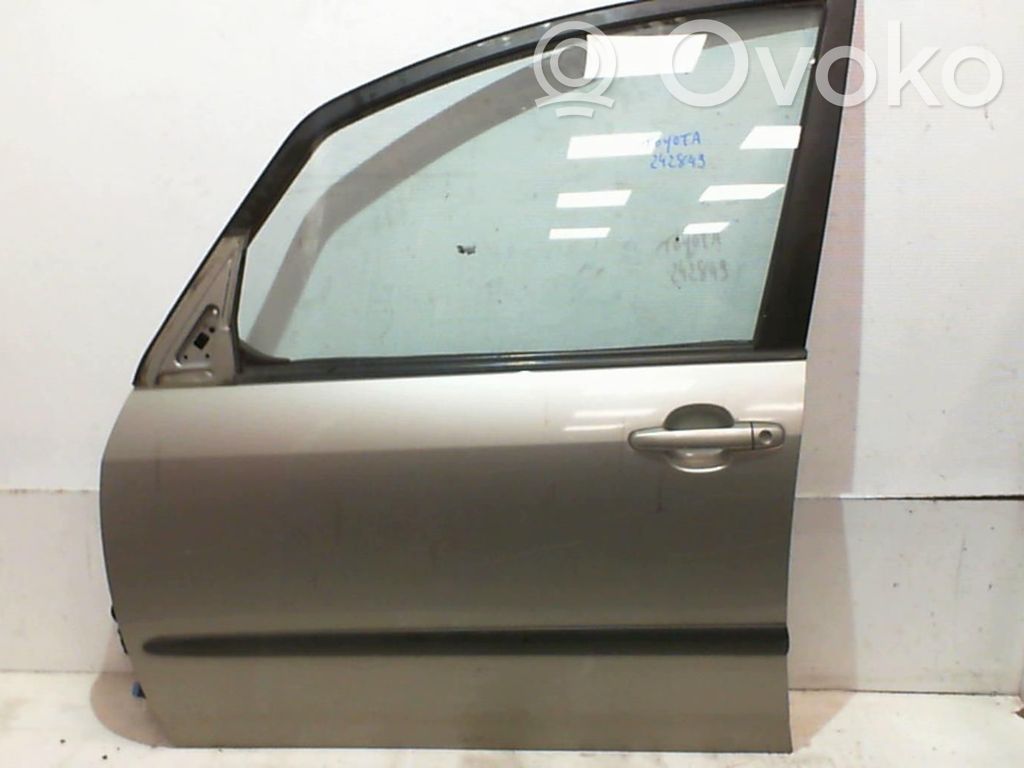 Toyota Corolla Verso E121 Durvis 
