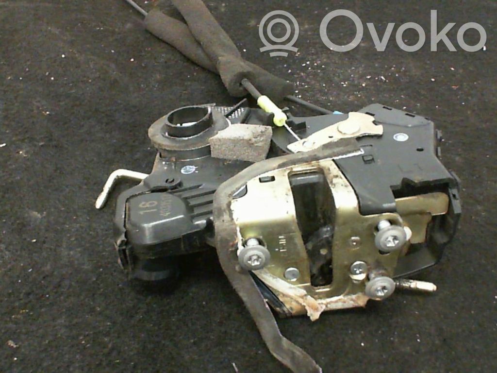 Toyota Land Cruiser (J120) Zamek drzwi przednich 