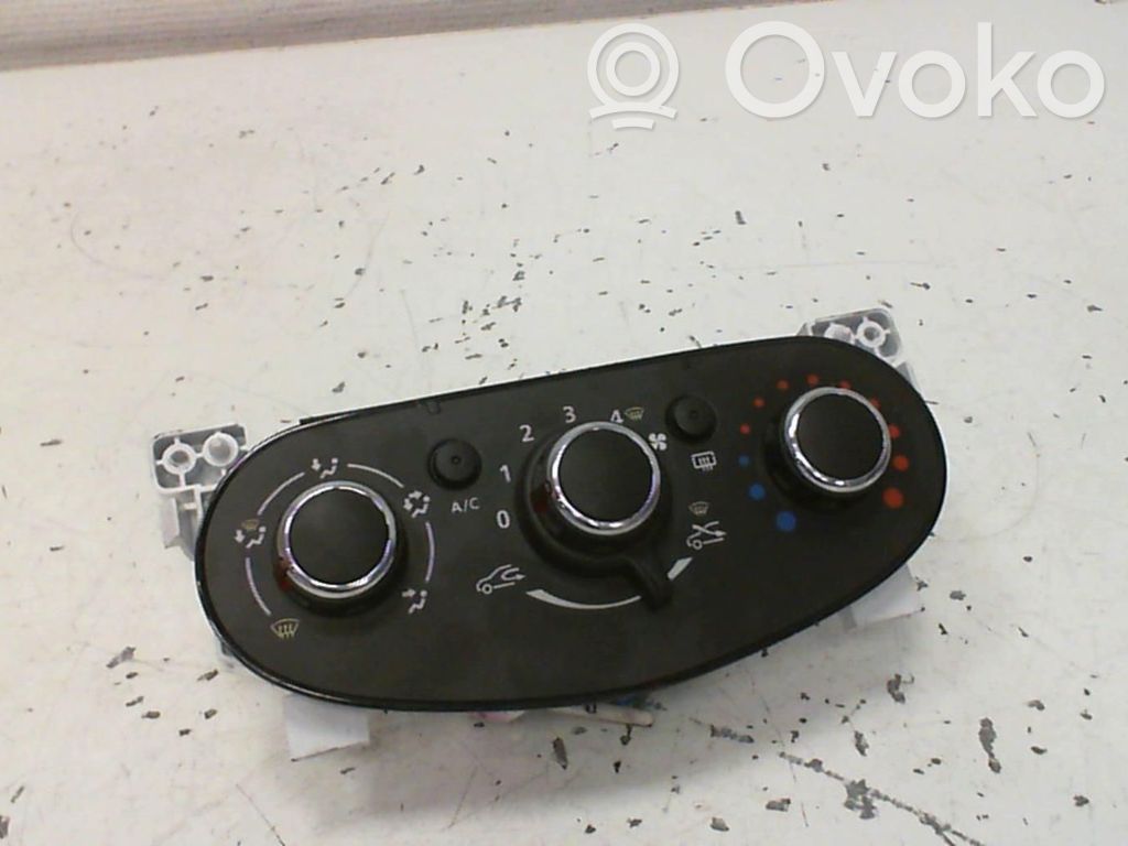 Dacia Duster Climate control unit 