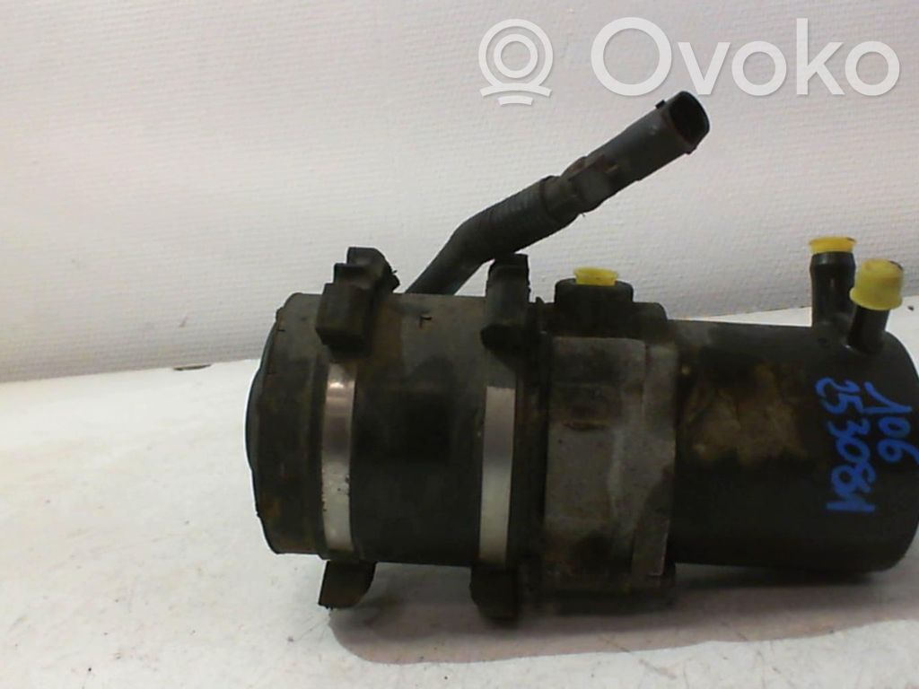 Peugeot 106 Ohjaustehostimen pumppu 