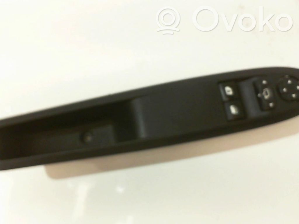 Electric window control switch   98127152XT