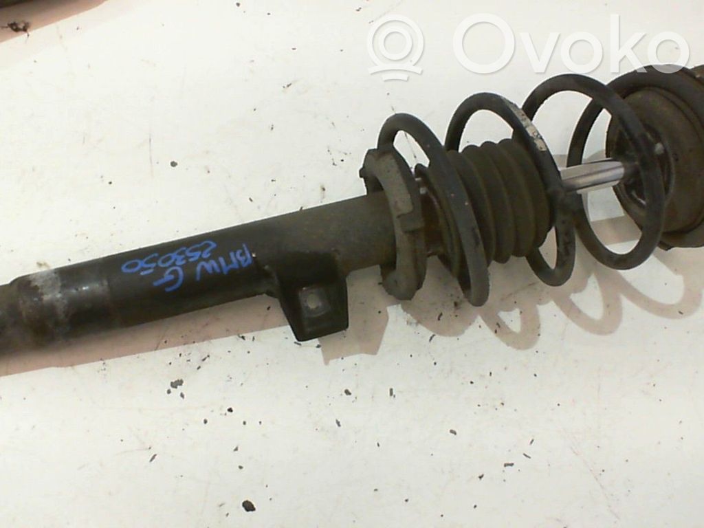 BMW 3 E90 E91 Etuiskunvaimennin kierrejousella 