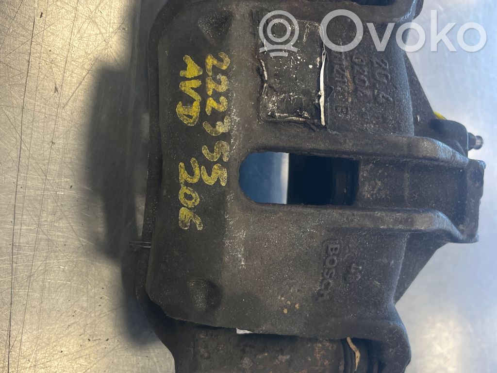 Peugeot 206+ Zacisk hamulcowy przedni 