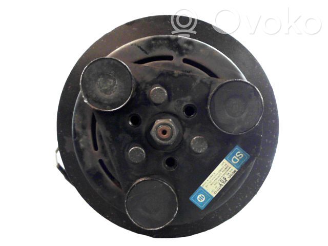 Renault Twingo I Air conditioning (A/C) compressor (pump) 