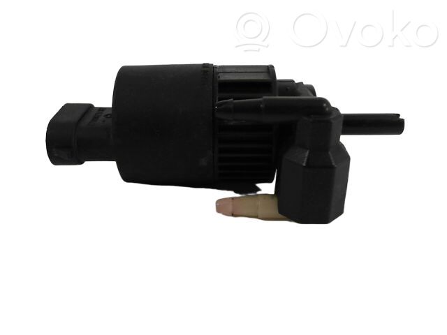Renault Twingo I Windscreen/windshield washer pump 