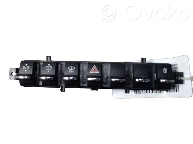 Peugeot 3008 I Botón interruptor de luz de peligro 