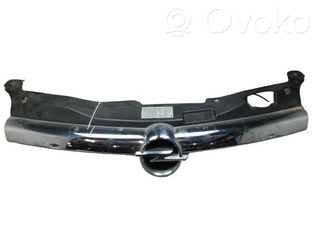 Opel Astra H Maskownica / Grill / Atrapa górna chłodnicy 