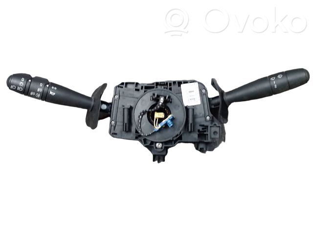 Dacia Logan I Wiper turn signal indicator stalk/switch 