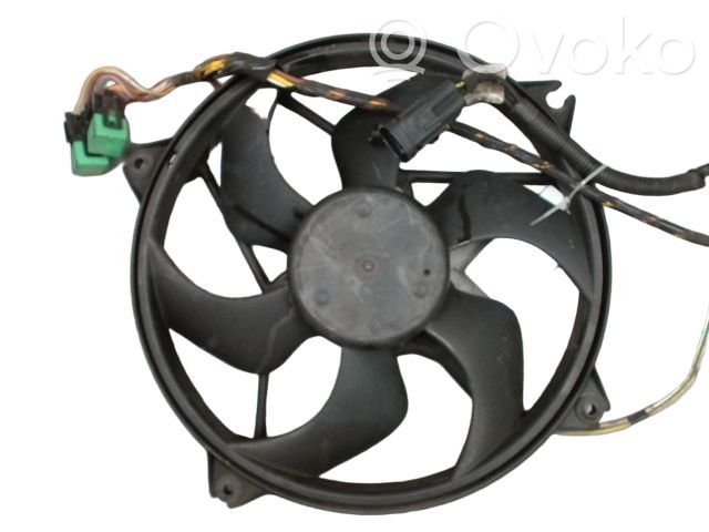 Elektryczny wentylator chłodnicy   1253C8,0090140001,05032007,051071,068019N,0904746,1209643,1250F8,1250G0,125395,125397,1253C8,2999310SX,32VC015,330074,330170,420400,47348,696137,8050001,BSG70510003,CN7530,DCL1051,DER21015,ECI096,EV210330,GA200570,WG1720313,WG1775698