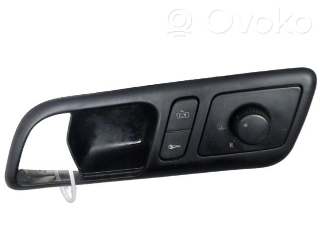 Volkswagen Polo IV 9N3 Interruptor del espejo lateral 