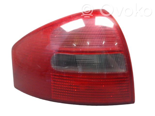 Audi A6 S6 C5 4B Lampă spate în caroserie 
