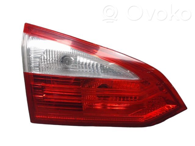 Ford Focus Lampy tylnej klapy bagażnika 