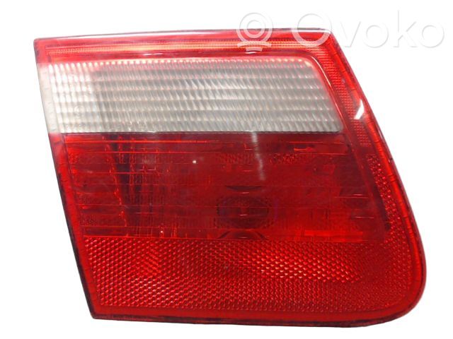 BMW 3 E46 Lampy tylnej klapy bagażnika 