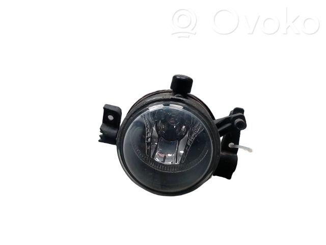 Miglas lukturis priekšā   1481005,093611,1234874,13316772,13316802,1465088,1471729,1481005,1862996,190407001,2902401,2912400,309018,39021568,39021569,3M5115K201AA,3M5115K201AB,3M5115K202AA,4312010RUE,609040,718121602221,BSG30815001,FD4244413,FD7154413