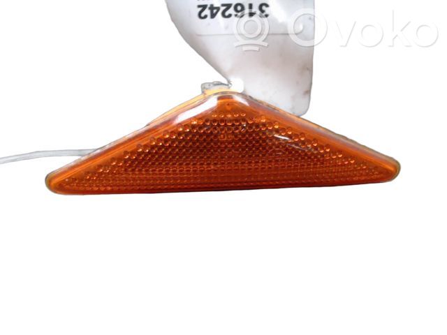 Front fender indicator light   4364357,1063385,1063835,1065645,1415078,15316519,15316539,1828913,185759001,1858916,1861913,3107399,3113399,3133399,4311404NUEY,4333985,4355478,4364357,44081560,44091560,44181560,4496772,4517451,509047,509053,509119,718120101250,FD1074139,FD4204139,XS4113K309AA,XS4X13K309AA,XS4X13K309AD,XS4X13K309AE