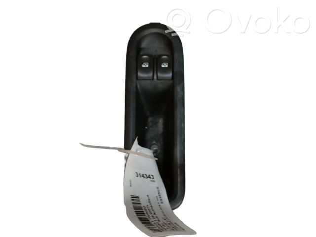 Renault Twingo II Electric window control switch 