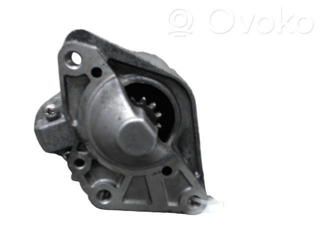 Opel Vivaro Starter motor 