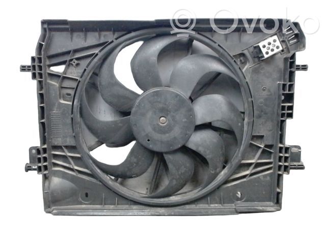 Renault Captur Radiator cooling fan shroud 