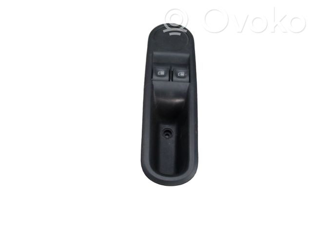 Renault Twingo III Electric window control switch 