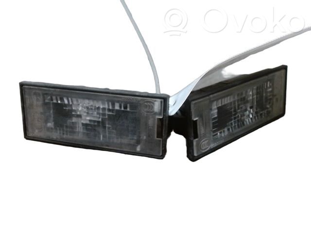 Éclairage de plaque d'immatriculation   8200480127,04222900,04222905,150221002,2403228,2413228,2651000Q0A,265108474R,4159062300,4387920,4415096,4416659,4422473,540204222900,540204222905,60560850,686176,8200480127,93188920,93450297,A4159062300