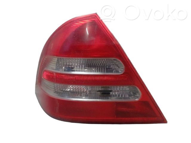 Mercedes-Benz C W203 Lampă spate în caroserie 