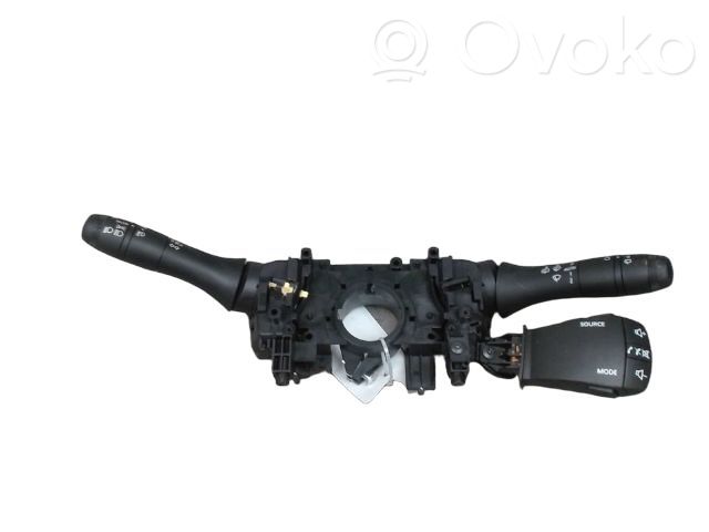 Dacia Duster II Interruptor/palanca de limpiador de luz de giro 