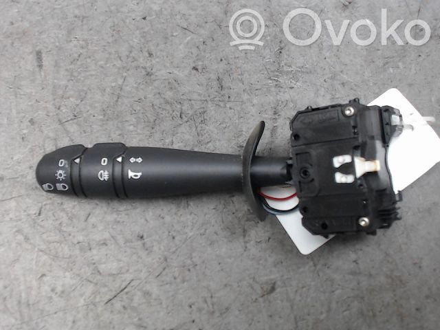 Renault Twingo II Manetă semnalizator 