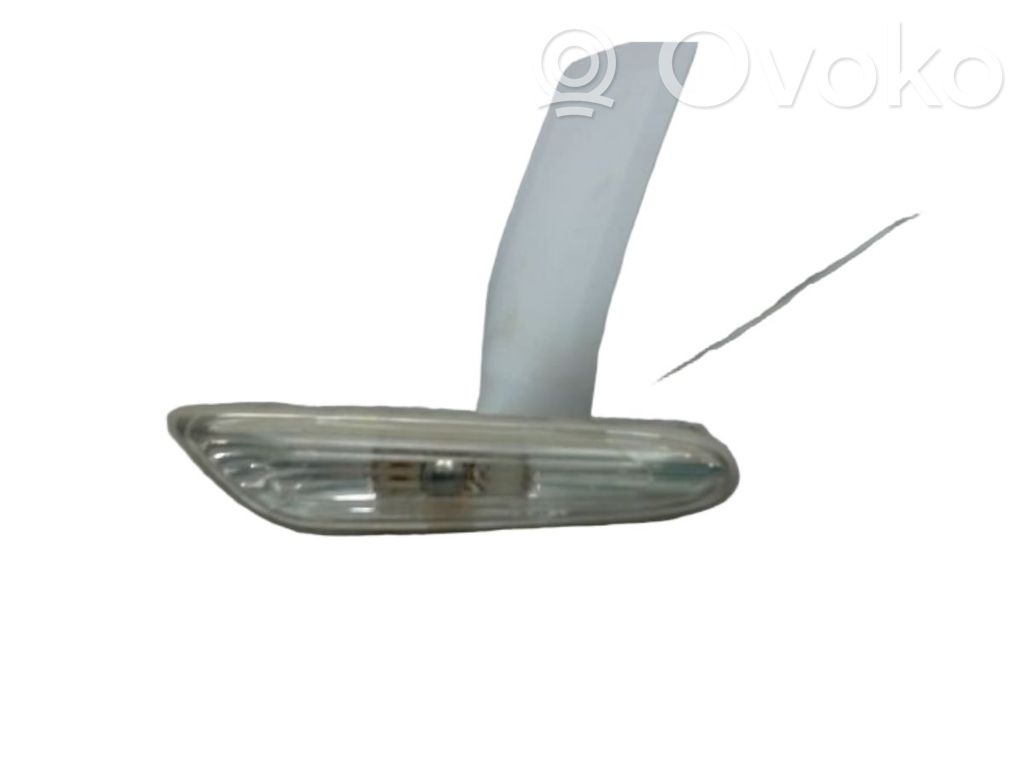 BMW 1 E81 E87 Front fender indicator light