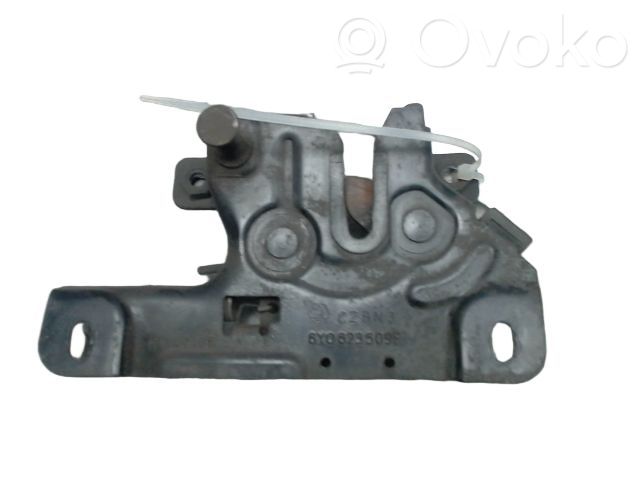 Skoda Fabia Mk2 (5J) Serrure de capot