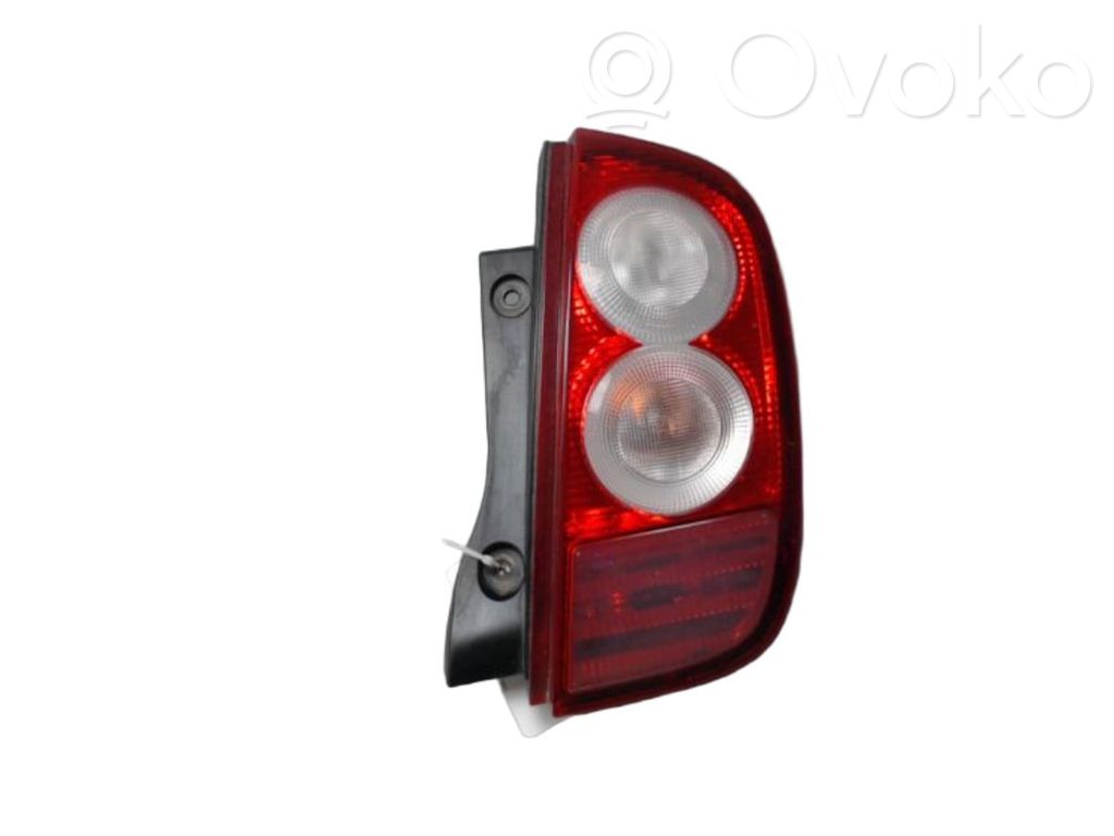 Nissan Micra Luci posteriori 